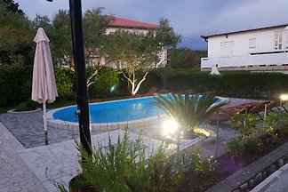 Romantična kuća s bazenom