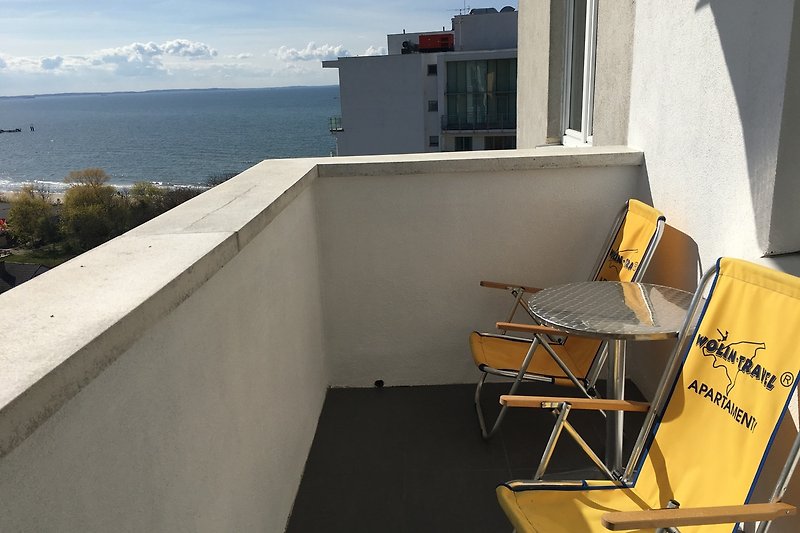 Moderne Ferienwohnung mit Meerblick und stilvollem Design. Genießen Sie Ihren Urlaub am Strand!