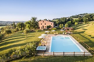 Appartamento con piscina e Jacuzzi