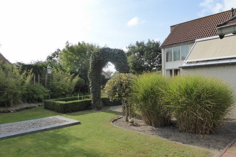 Pogled s vrtnog kućica