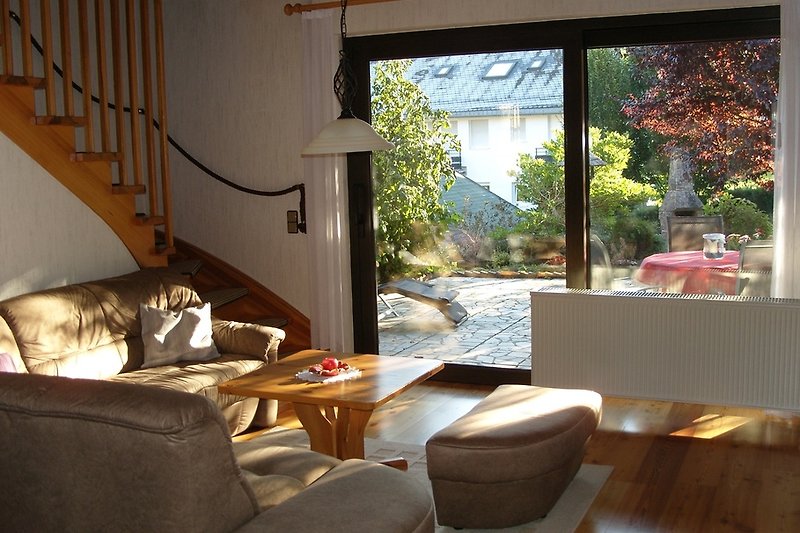 Wohnzimmer mit Terrasse