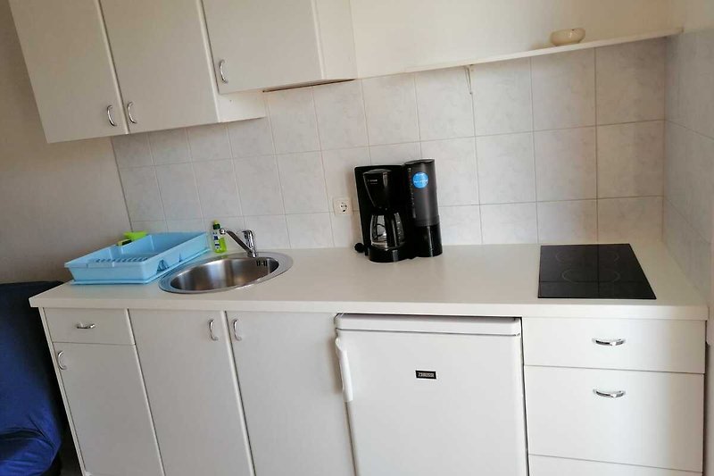 2-4 person apartment-kitchen