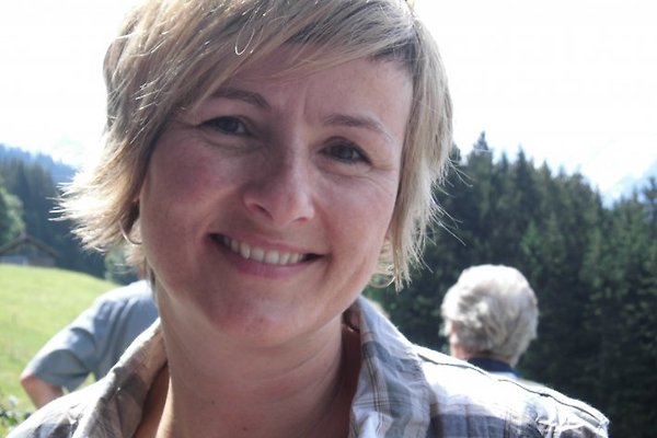 Frau R. Zenger-Jossi Frau R. Zenger-Jossi