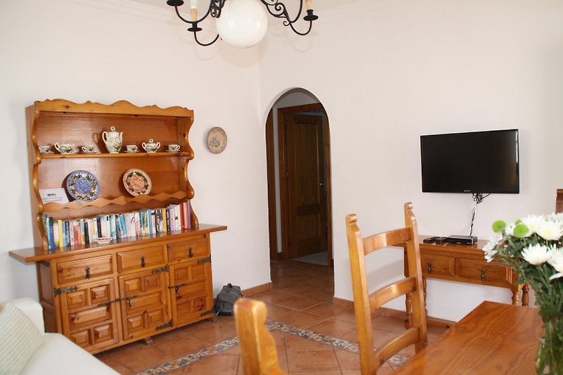 Lounge with air conditioning (hot/cold), TV (English programs), internet and sofa bed
