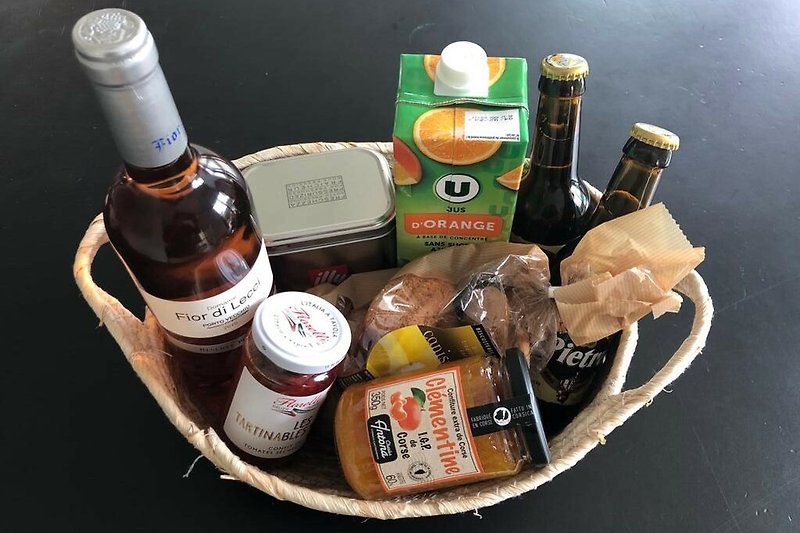 Herzlich willkommen und wir wünschen Ihnen einen schönen Urlaub in der Villa Coucou Les Amis