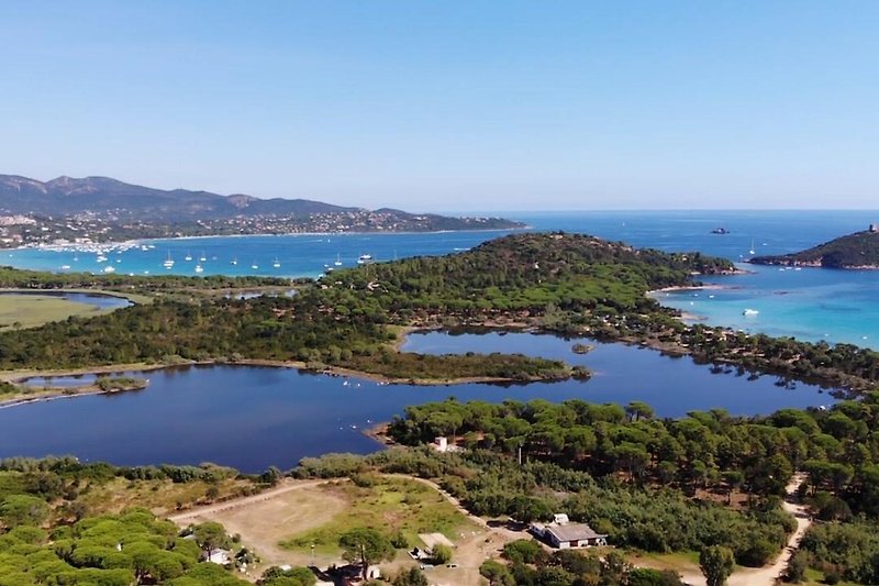Der Plage de Villata liegt nur 6 Gehminuten von der Villa entfernt.