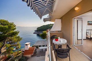mit Meerblick, nur 25 m vom Meer