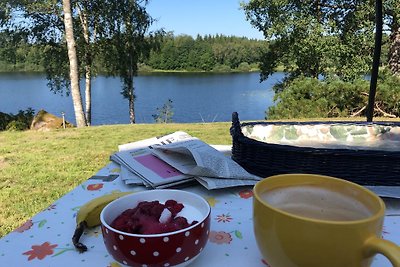 Vakantiehuis aan het meer (afgelegen ligging)