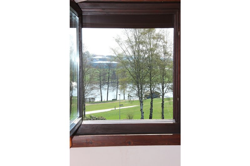 Blick aus dem Schlafzimmerfenster, Richtung Nageler See