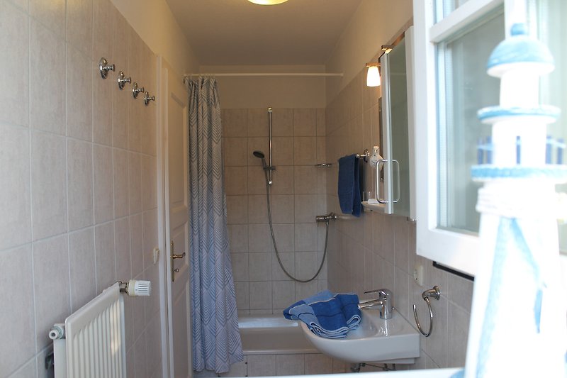 Dusche und WC im Erdgeschoss