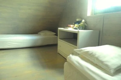 Summerhouse di travi in ​​legno
