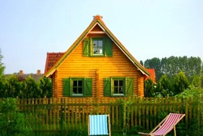 Summerhouse di travi in ​​legno
