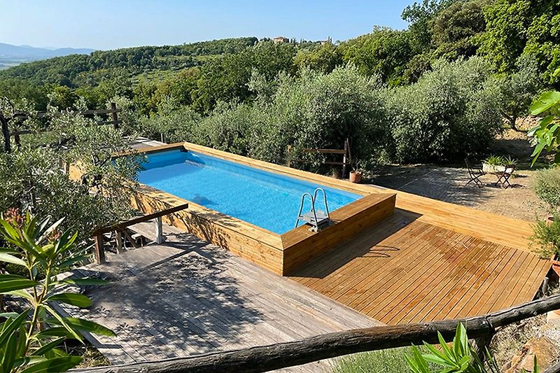 2023 renovated pool 7.30 x 3.70 x 1.30 m with wooden deck and new ladder