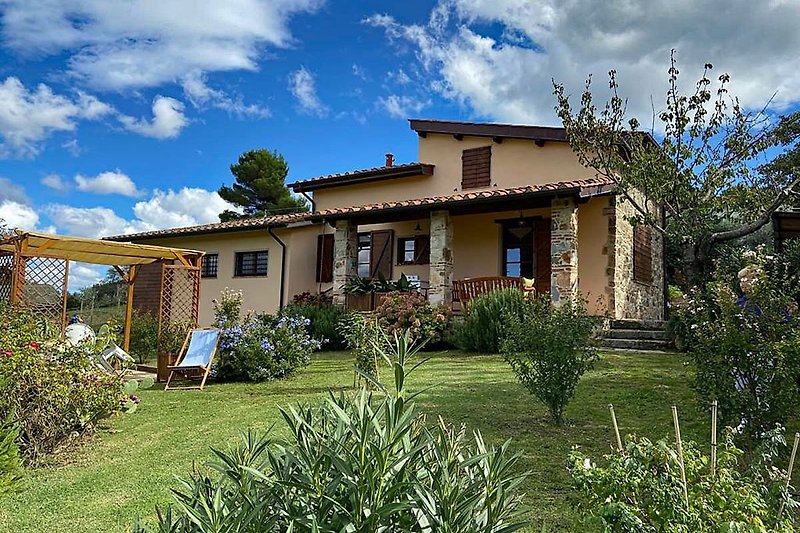 Gemütliches Landhaus mit Garten und Veranda in ruhiger Dorflage zur alleinigen Nutzung.