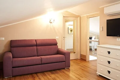 Villa Pomona mit Pool - Alleinng