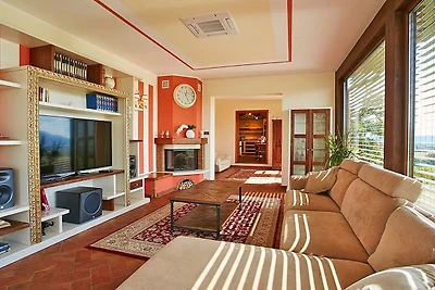 Villa Pomona mit Pool - Alleinng