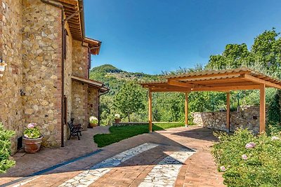 Casa Campitello in Panorama-Alleinlage mit Pool