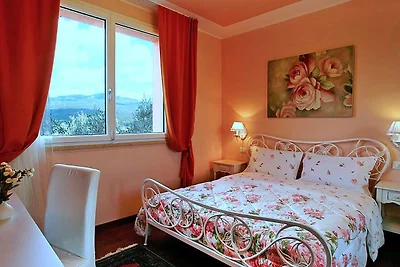 Villa Pomona mit Pool - Alleinng