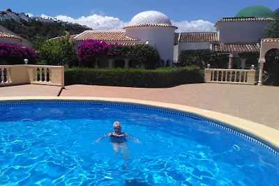 FH con grande piscina