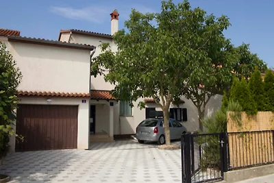 Apartment IVI in the garden