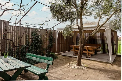 Apartment IVI in the garden