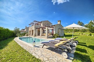 Villa rustique avec piscine
