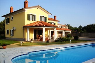 Casa Mirela