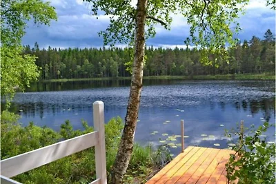 Hus vid sjön