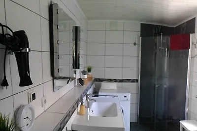 Hus vid sjön