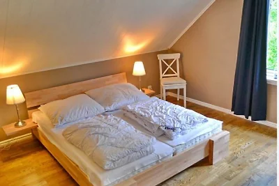 Hus vid sjön