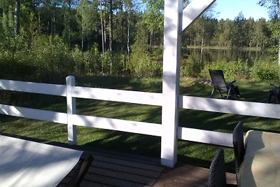 Hus vid sjön