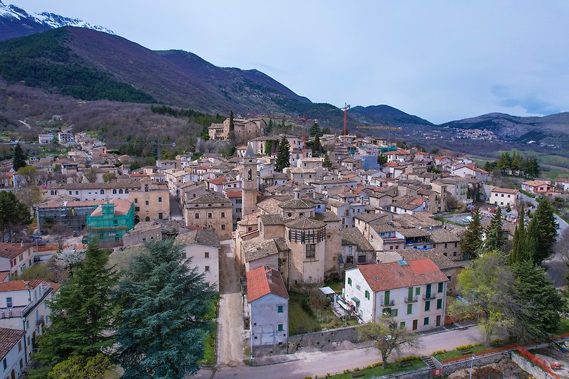Malownicza wioska Gagliano znajduje się u podnóża Monte Sirente