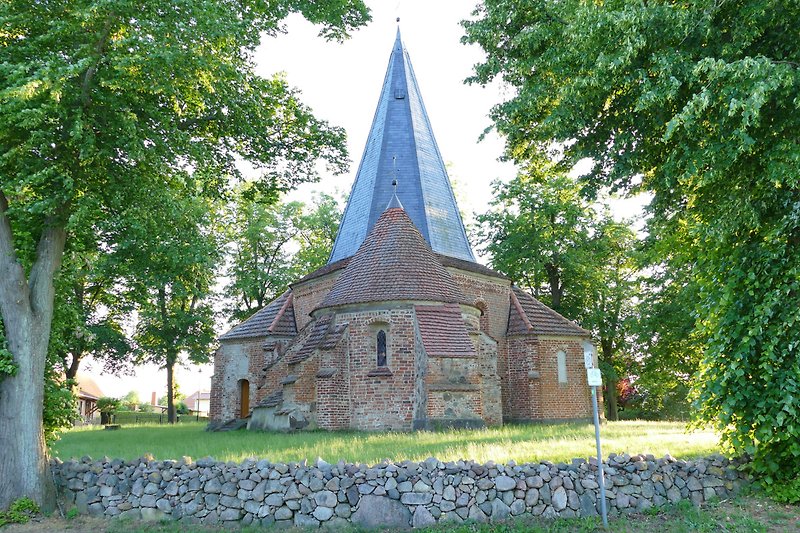 Die Ludorfer Oktogonkirche