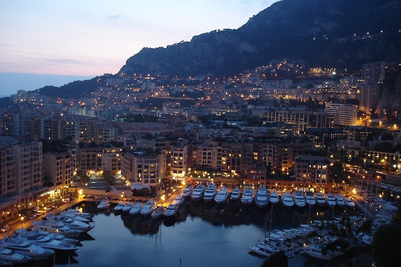 Monaco bei Nacht - alter Yachthafen -