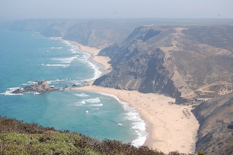Blick auf den Praia do Castelejo an der Westküste