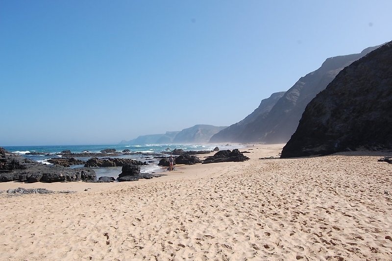 Praia do Castelejo na zachodnim wybrzeżu