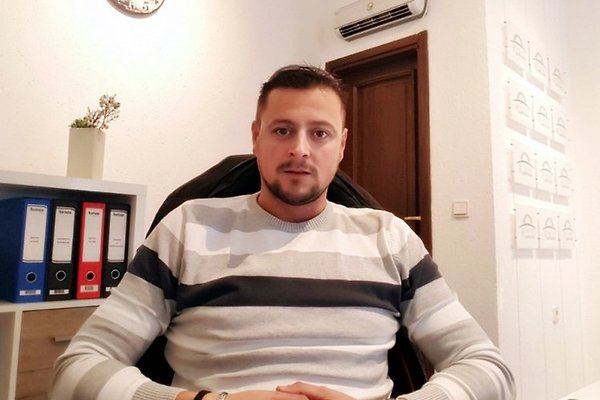 Herr R. Vukovic Herr R. Vukovic