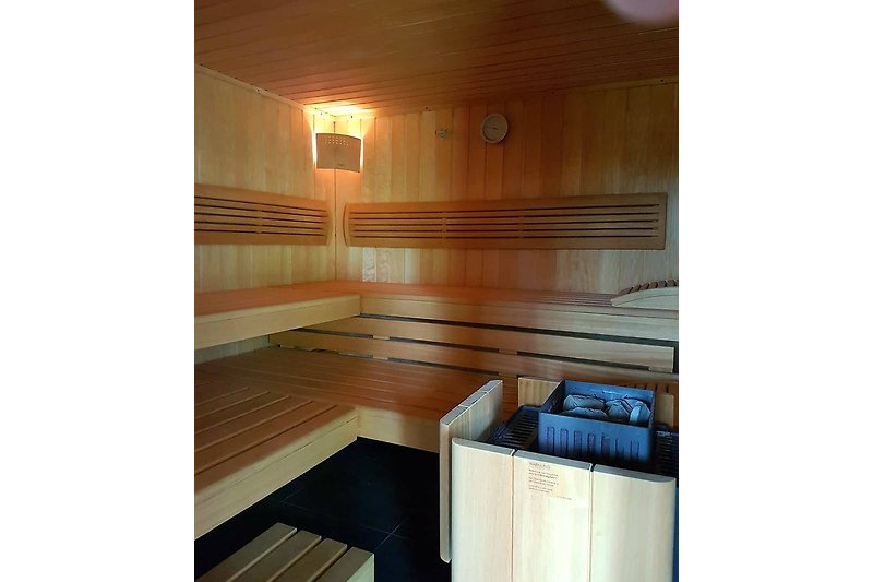 Sauna sowie Infrarotkabine im Nebengebäude 