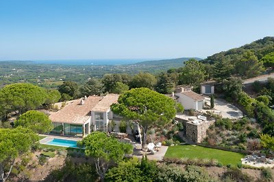 Villa Gigaro Heights