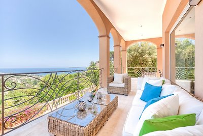 Villa Niouveda