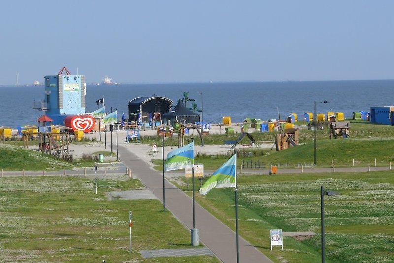 Strand mit Spielplatz