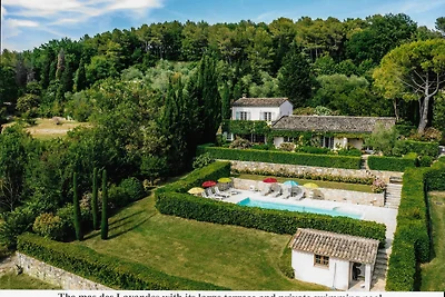 MAS DES LAVANDES Domaine Bramafan