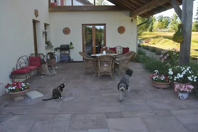 Camera doppia in casa di campagna con lago balneabile privato