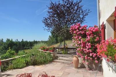 Camera doppia in casa di campagna con lago balneabile privato