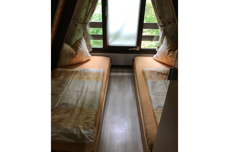 2 Bett-Schlafzimmer 