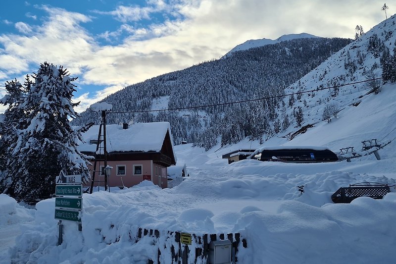 Ferienhaus Meins (Skifahren im GG-Resort, direkt an Skilift u. Piste)