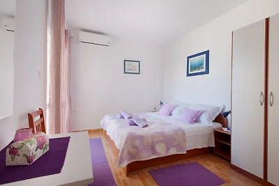 VILLA NEDIKA> 5+2 pers> 200m Strand