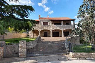 Steinhaus Kos Pula