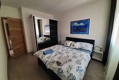 Modernes Apartment mit Pool
