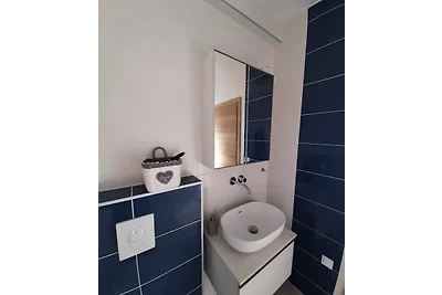 Modernes Apartment mit Pool